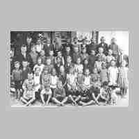 032-0005 Schueler der Volksschule Grossudertal 1933-34 mit Lehrer Noeske und Lehrer Hans Dommasch..jpg